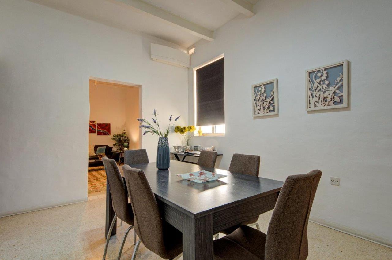 Valletta 2 Bedroom Sleeps 6 Apartment Walking Distance To Centre And The Sea Bagian luar foto