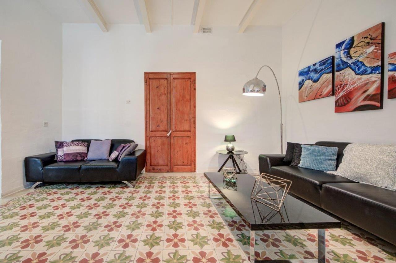 Valletta 2 Bedroom Sleeps 6 Apartment Walking Distance To Centre And The Sea Bagian luar foto