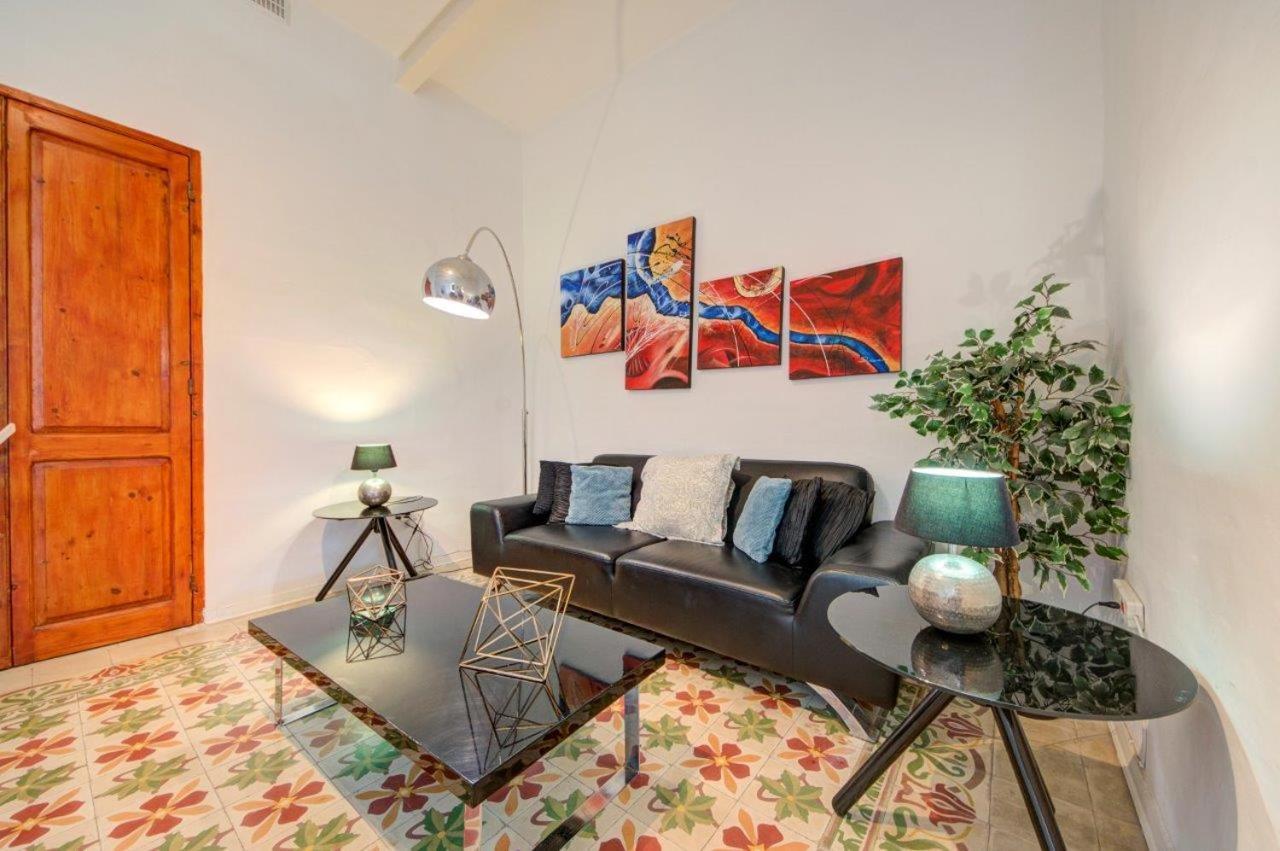 Valletta 2 Bedroom Sleeps 6 Apartment Walking Distance To Centre And The Sea Bagian luar foto