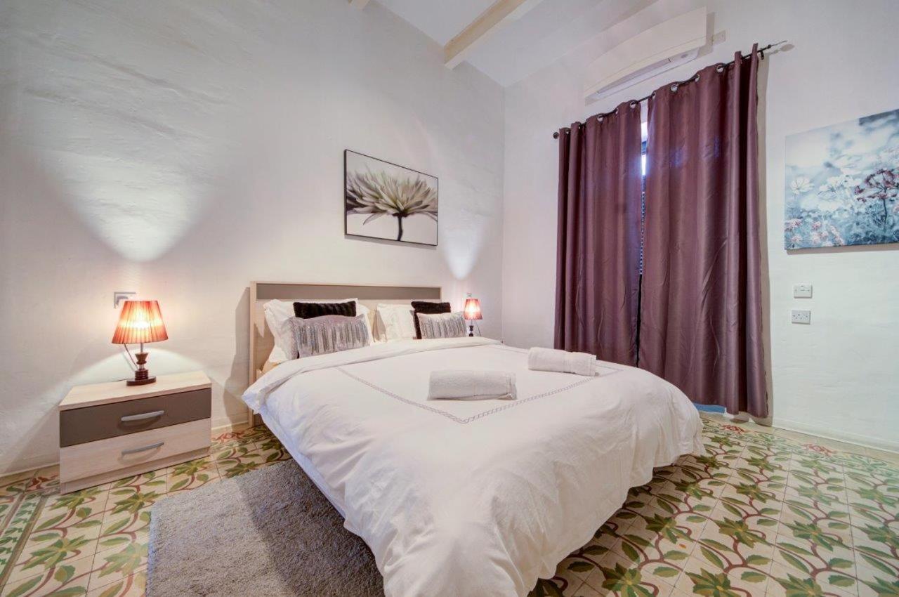 Valletta 2 Bedroom Sleeps 6 Apartment Walking Distance To Centre And The Sea Bagian luar foto