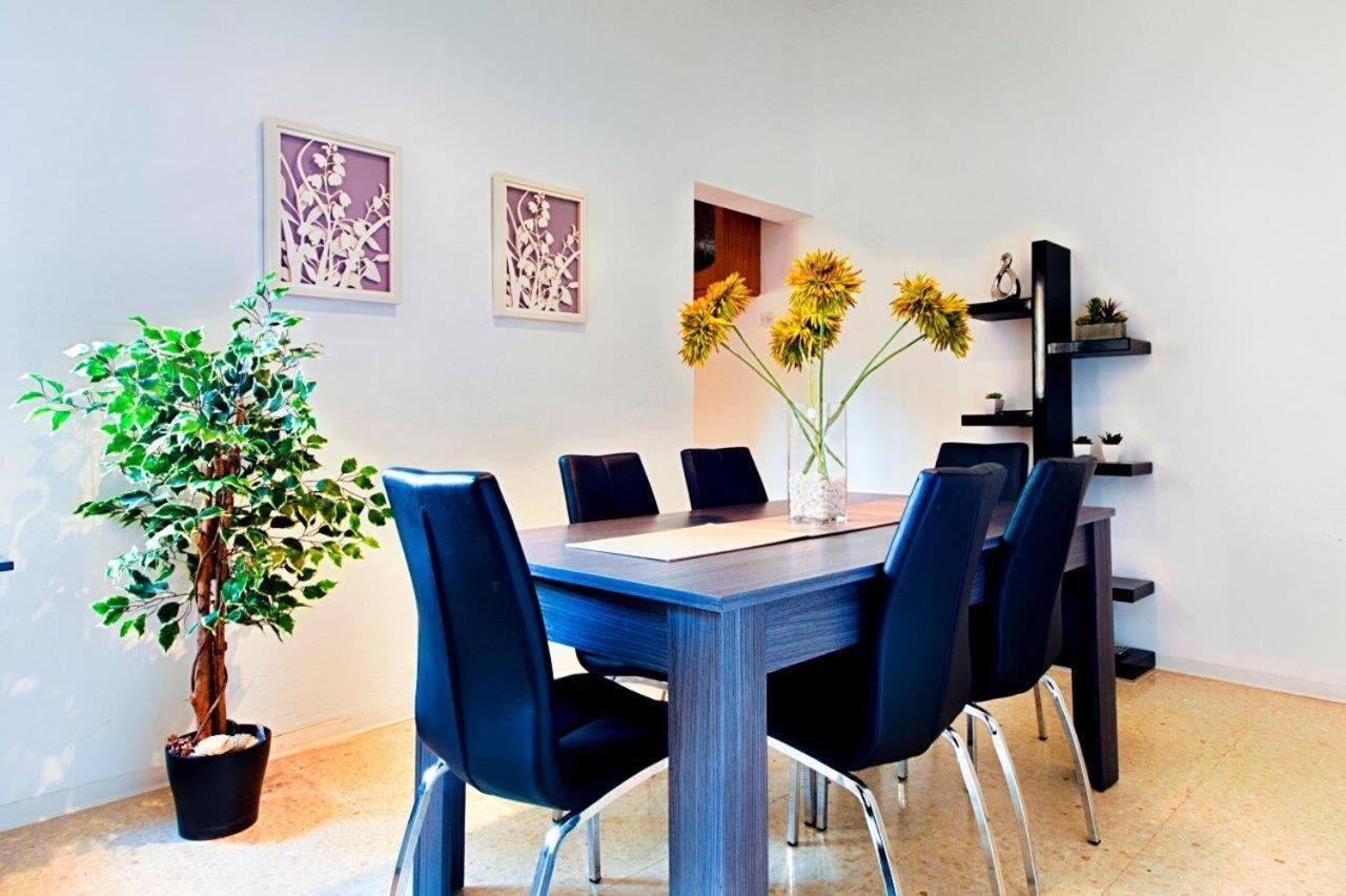 Valletta 2 Bedroom Sleeps 6 Apartment Walking Distance To Centre And The Sea Bagian luar foto